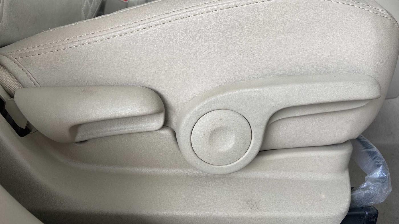 2022 Maruti Ciaz ZETA 1.5 SHVS MT PETROL, Petrol, Manual, 7,227 km, Driver Side Adjustment Panel