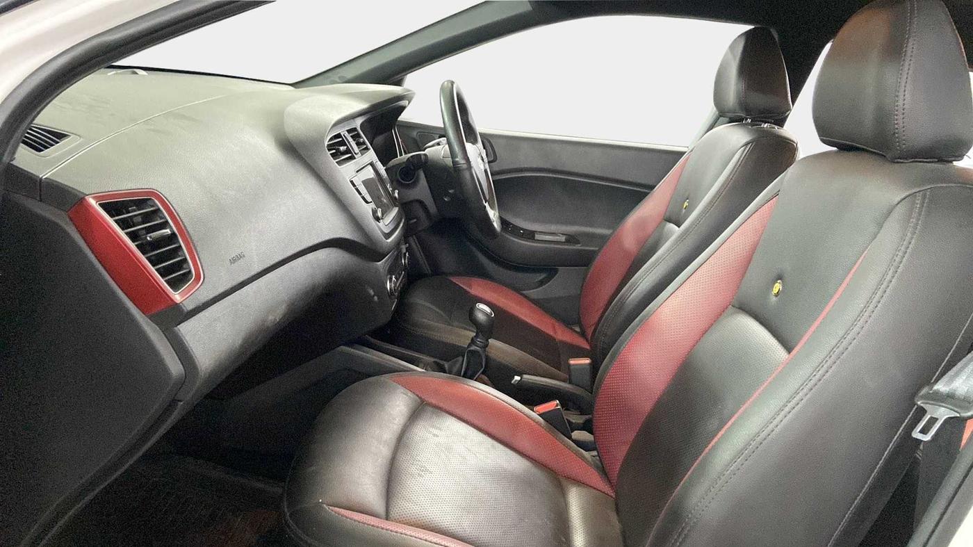 2018 Hyundai Elite i20 ASTA 1.2 DUAL TONE, Petrol, Manual, 29,164 km, Right Side Front Door Cabin