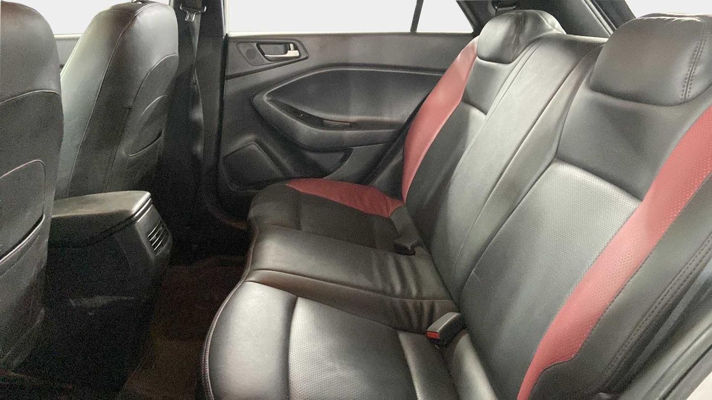 2018 Hyundai Elite i20 ASTA 1.2 DUAL TONE, Petrol, Manual, 29,164 km, Right Side Rear Door Cabin