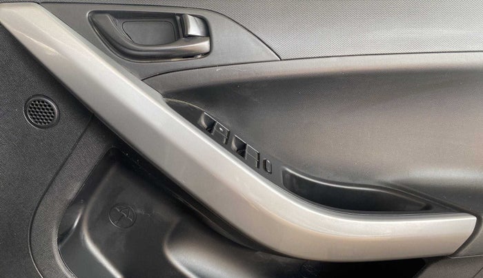 2021 Tata NEXON XM SUNROOF PETROL, Petrol, Manual, 19,846 km, Driver Side Door Panels Control