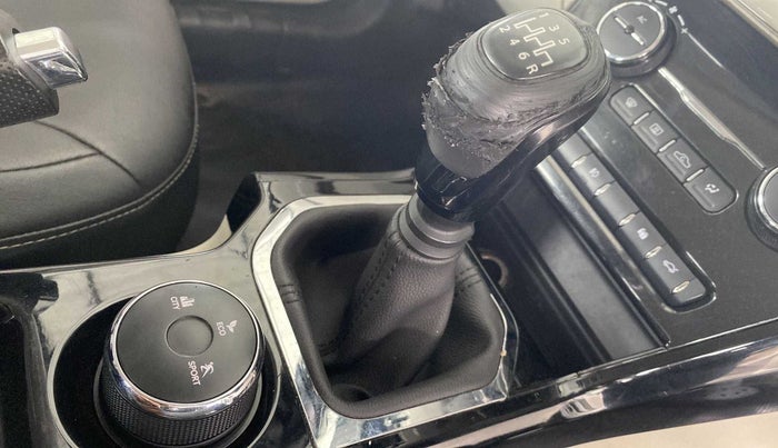 2020 Tata NEXON XZ PLUS PETROL, Petrol, Manual, 47,530 km, Gear lever - Knob cover torn