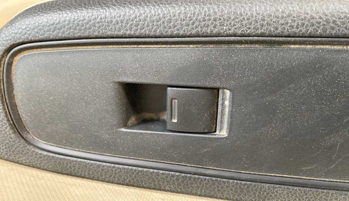 2019 Honda Amaze 1.2L I-VTEC E, Petrol, Manual, 31,337 km, Left front window switch / handle - Switch/handle not functional