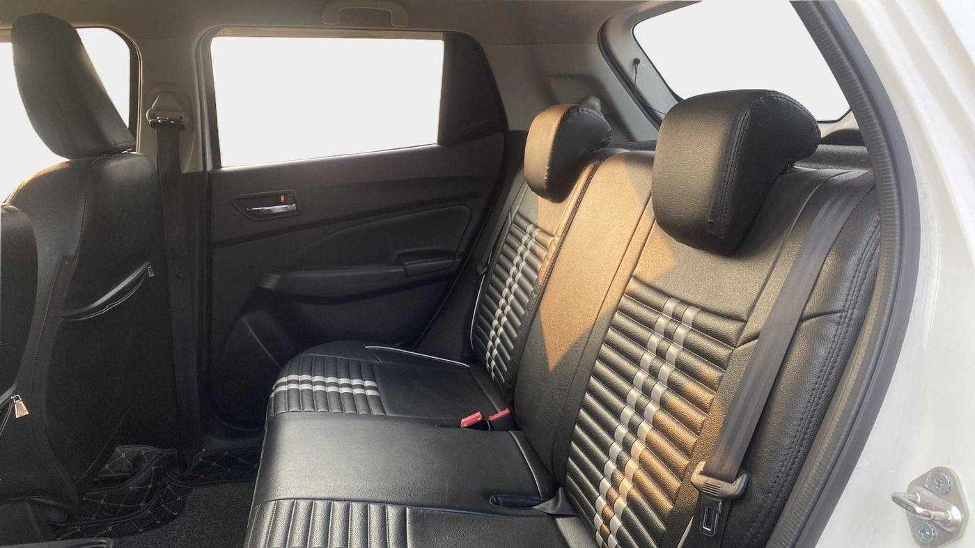 2020 Maruti Swift ZXI AMT, Petrol, Automatic, 30,558 km, Right Side Rear Door Cabin