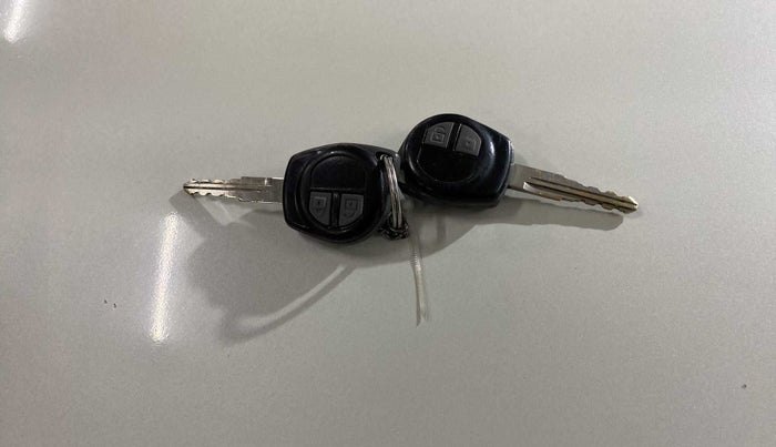 2013 Maruti Swift VDI, Diesel, Manual, 1,11,128 km, Key Close Up