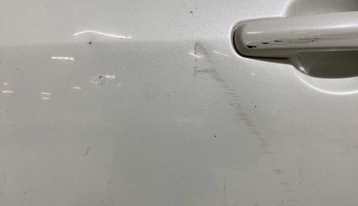 2013 Maruti Swift VDI, Diesel, Manual, 1,11,128 km, Front passenger door - Minor scratches