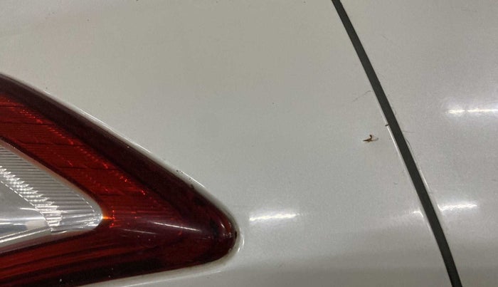 2013 Maruti Swift VDI, Diesel, Manual, 1,11,128 km, Right quarter panel - Minor scratches