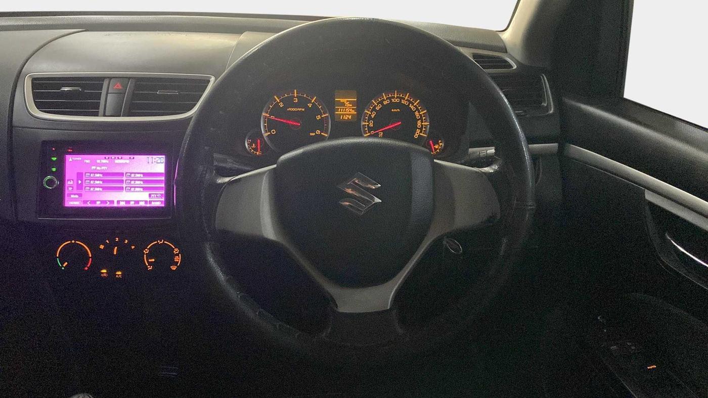 2013 Maruti Swift VDI, Diesel, Manual, 1,11,128 km, Steering Wheel Close Up