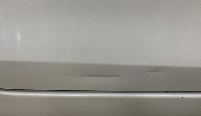2013 Maruti Swift VDI, Diesel, Manual, 1,11,128 km, Right rear door - Minor scratches