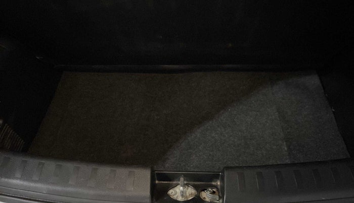 2013 Maruti Swift VDI, Diesel, Manual, 1,11,128 km, Boot Inside
