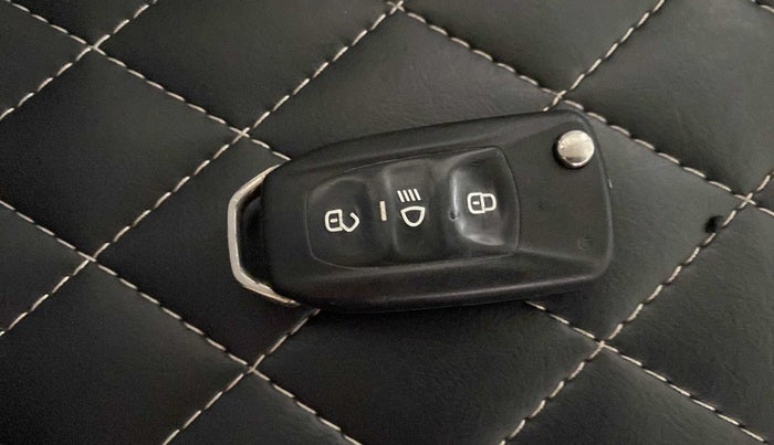 2018 Tata Tiago XZA PETROL, Petrol, Automatic, 56,548 km, Lock system - Door lock knob has minor damage
