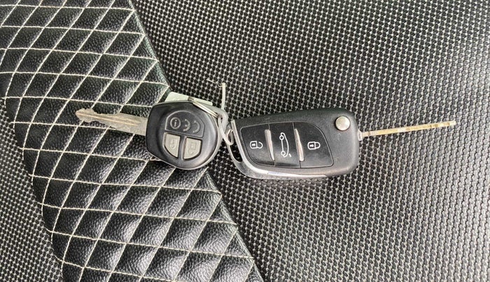2016 Maruti Baleno DELTA PETROL 1.2, Petrol, Manual, 42,379 km, Key Close Up
