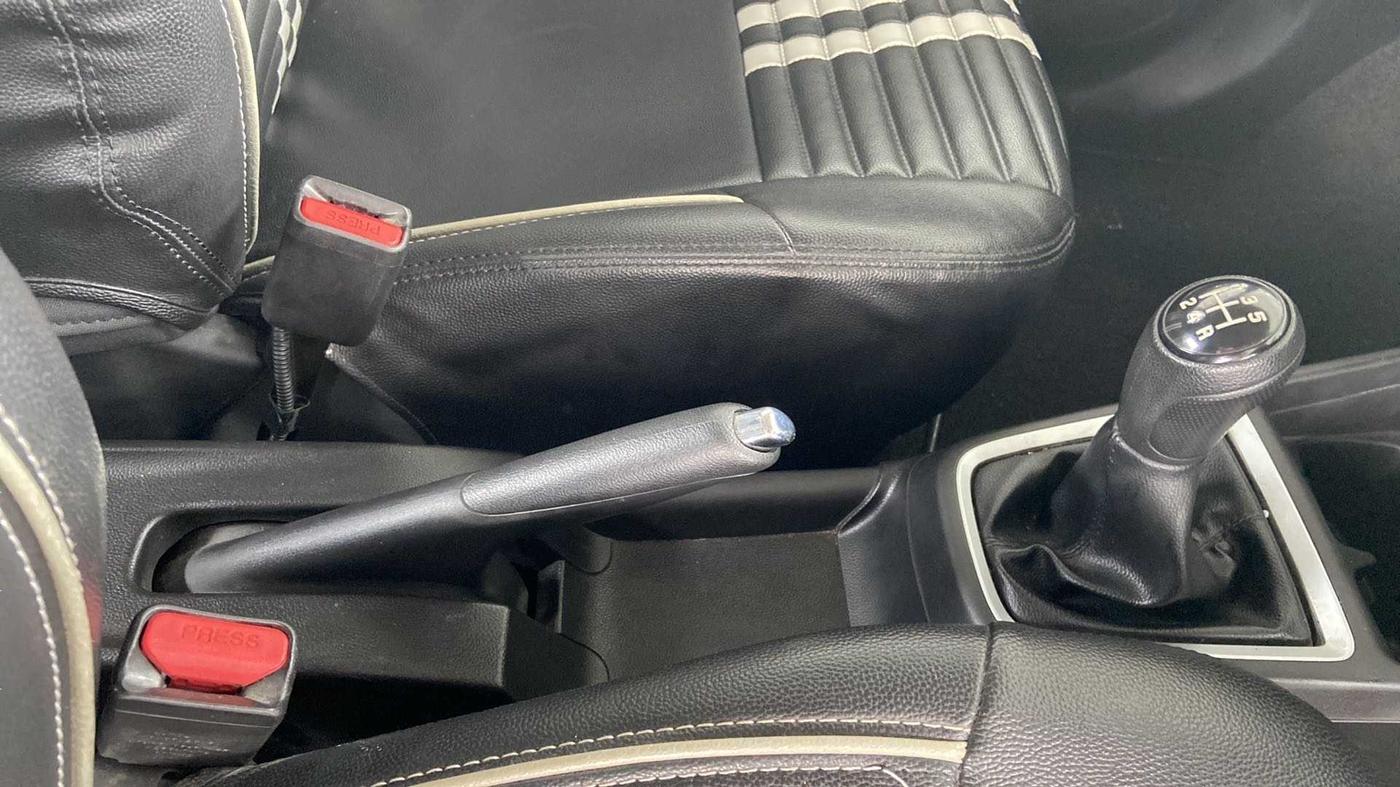 2019 Maruti Swift ZXI PLUS, Petrol, Manual, 35,850 km, Gear Lever