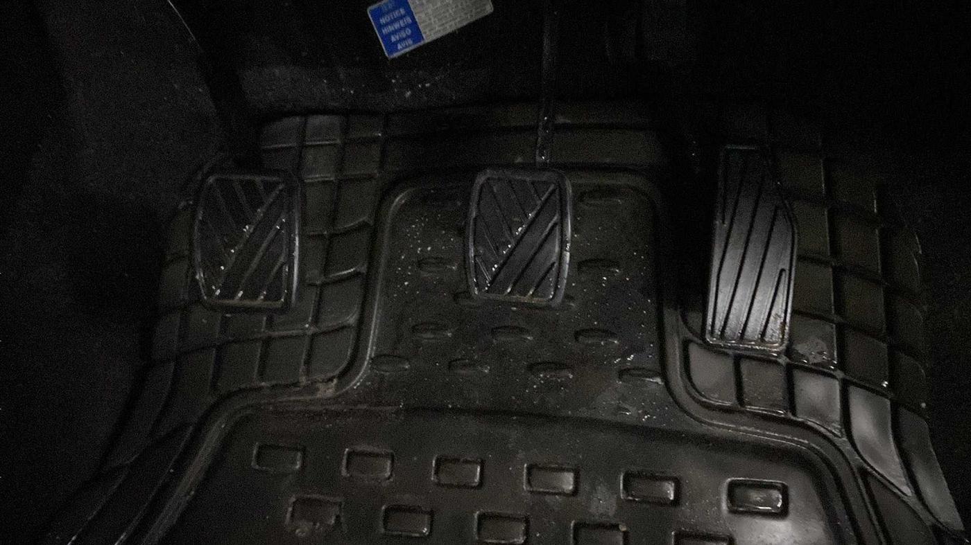 2018 Maruti Swift VXI, Petrol, Manual, 22,861 km, Pedals