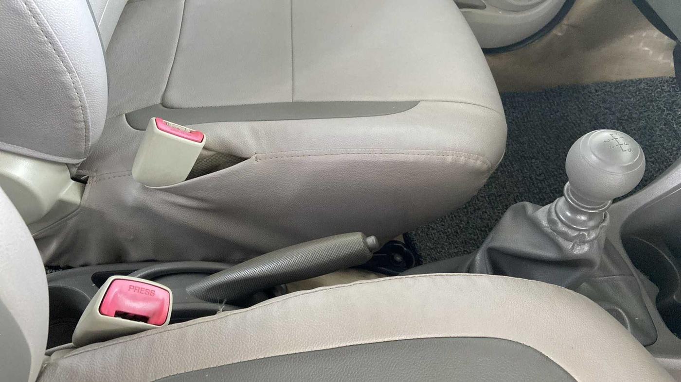 2014 Toyota Etios GD, Diesel, Manual, 1,12,969 km, Gear Lever