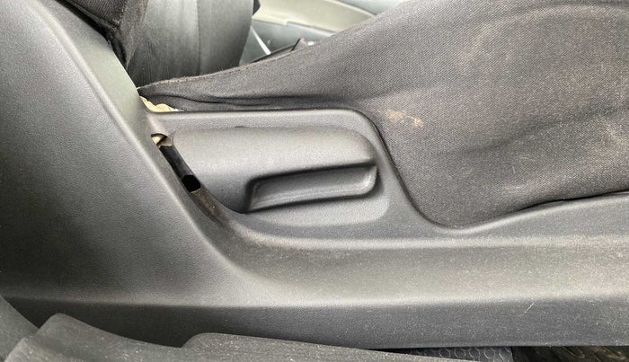 2011 Maruti Swift VXI, Petrol, Manual, 98,082 km, Driver Side Adjustment Panel