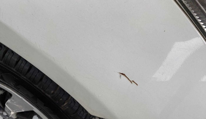 2011 Maruti Swift VXI, Petrol, Manual, 98,082 km, Right fender - Lining loose