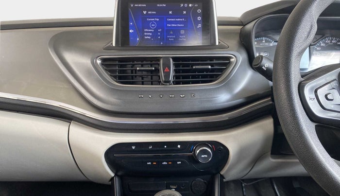 2022 Tata ALTROZ XT PETROL, Petrol, Manual, 37,534 km, Infotainment System