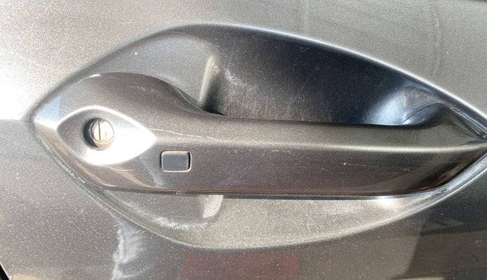 2022 Tata ALTROZ XT PETROL, Petrol, Manual, 37,534 km, Lock system - Keyless sensor not working