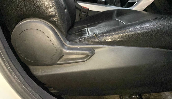 2020 Tata NEXON XE PETROL, Petrol, Manual, 61,254 km, Driver Side Adjustment Panel