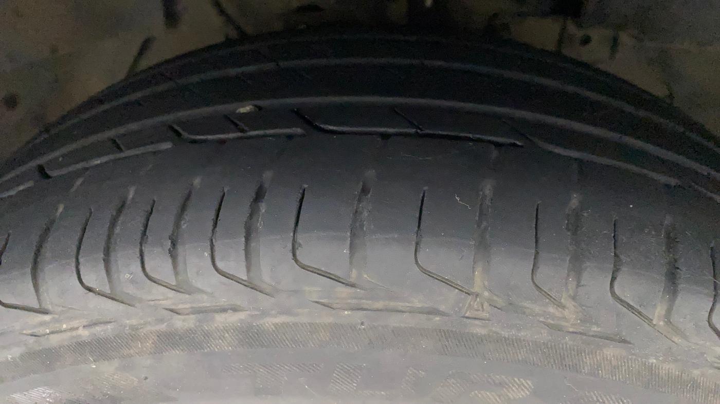 2021 Tata NEXON XMA DIESEL, Diesel, Automatic, 36,261 km, Right Front Tyre Tread