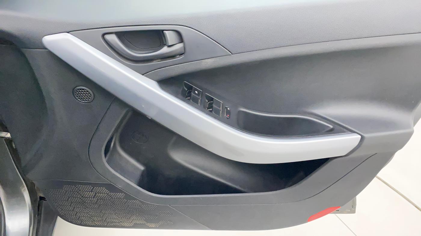 2021 Tata NEXON XMA DIESEL, Diesel, Automatic, 36,261 km, Driver Side Door Panels Control