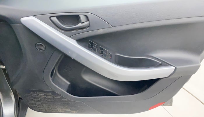 2021 Tata NEXON XMA DIESEL, Diesel, Automatic, 36,261 km, Driver Side Door Panels Control