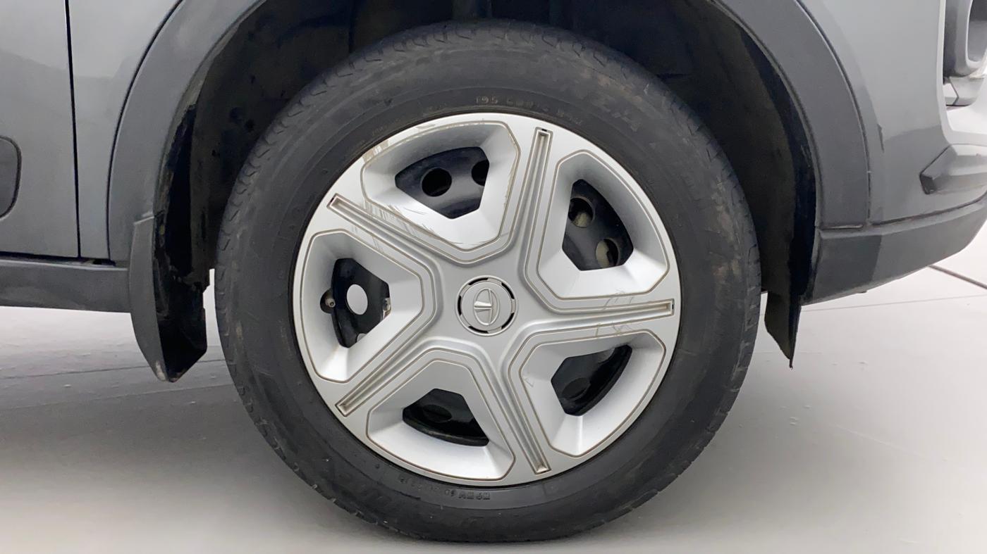 2021 Tata NEXON XMA DIESEL, Diesel, Automatic, 36,261 km, Right Front Wheel