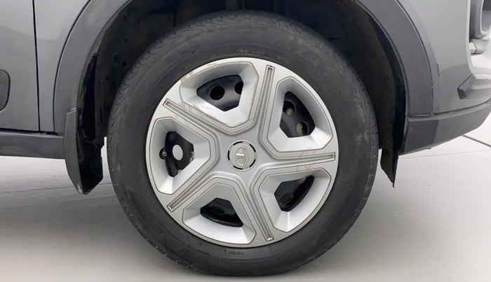 2021 Tata NEXON XMA DIESEL, Diesel, Automatic, 36,261 km, Right Front Wheel
