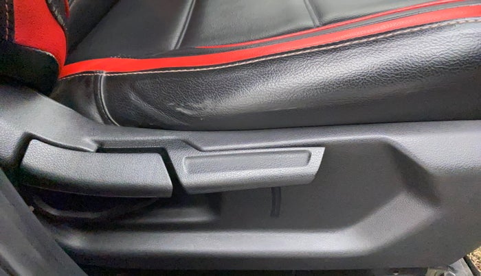 2019 Hyundai VENUE SX PLUS 1.0 TURBO DCT, Petrol, Automatic, 58,696 km, Driver Side Adjustment Panel