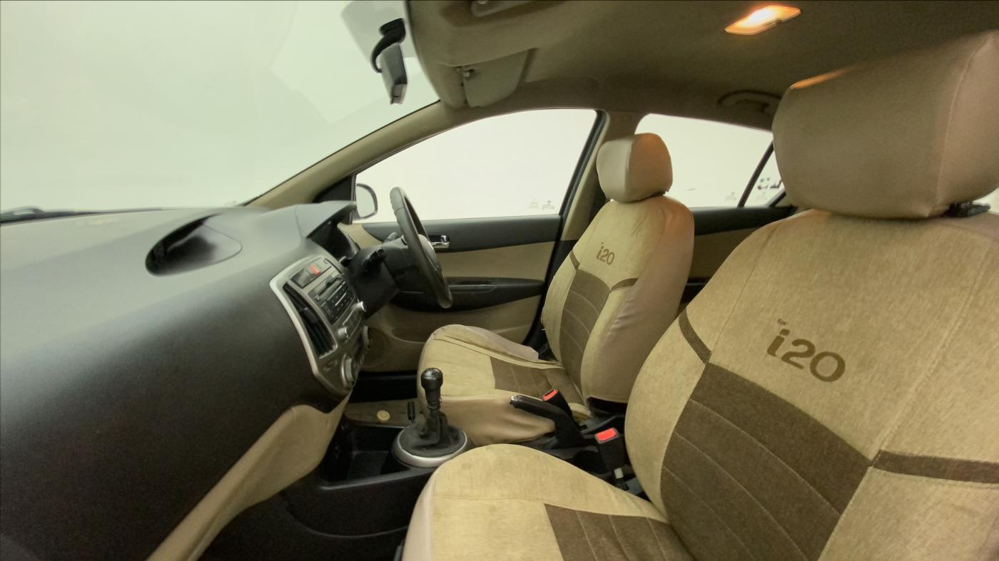 2012 Hyundai i20 MAGNA 1.2, Petrol, Manual, 88,071 km, Right Side Front Door Cabin
