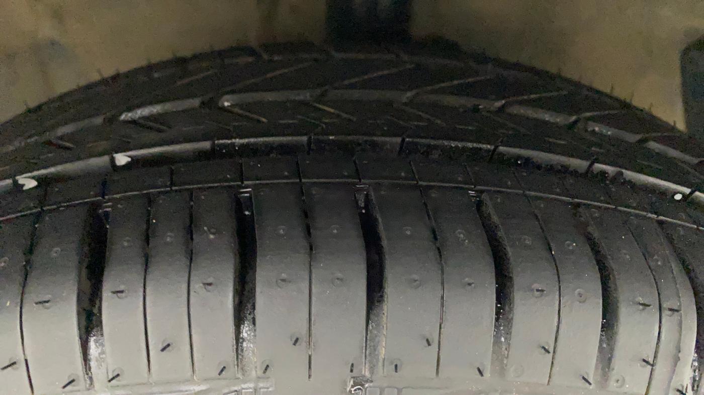 2012 Hyundai i20 MAGNA 1.2, Petrol, Manual, 88,071 km, Right Front Tyre Tread