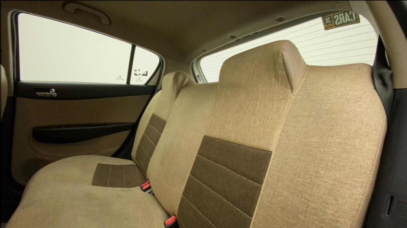 2012 Hyundai i20 MAGNA 1.2, Petrol, Manual, 88,071 km, Right Side Rear Door Cabin