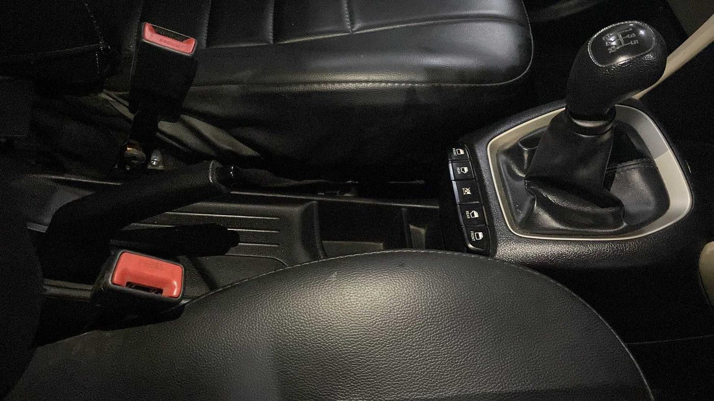 2019 Hyundai NEW SANTRO MAGNA, Petrol, Manual, 19,046 km, Gear Lever