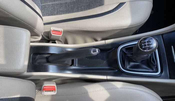 2015 Maruti Ciaz VXI, Petrol, Manual, 81,132 km, Gear Lever