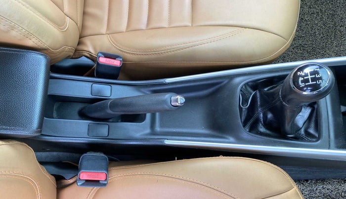 2017 Maruti Baleno DELTA PETROL 1.2, Petrol, Manual, 32,441 km, Gear Lever