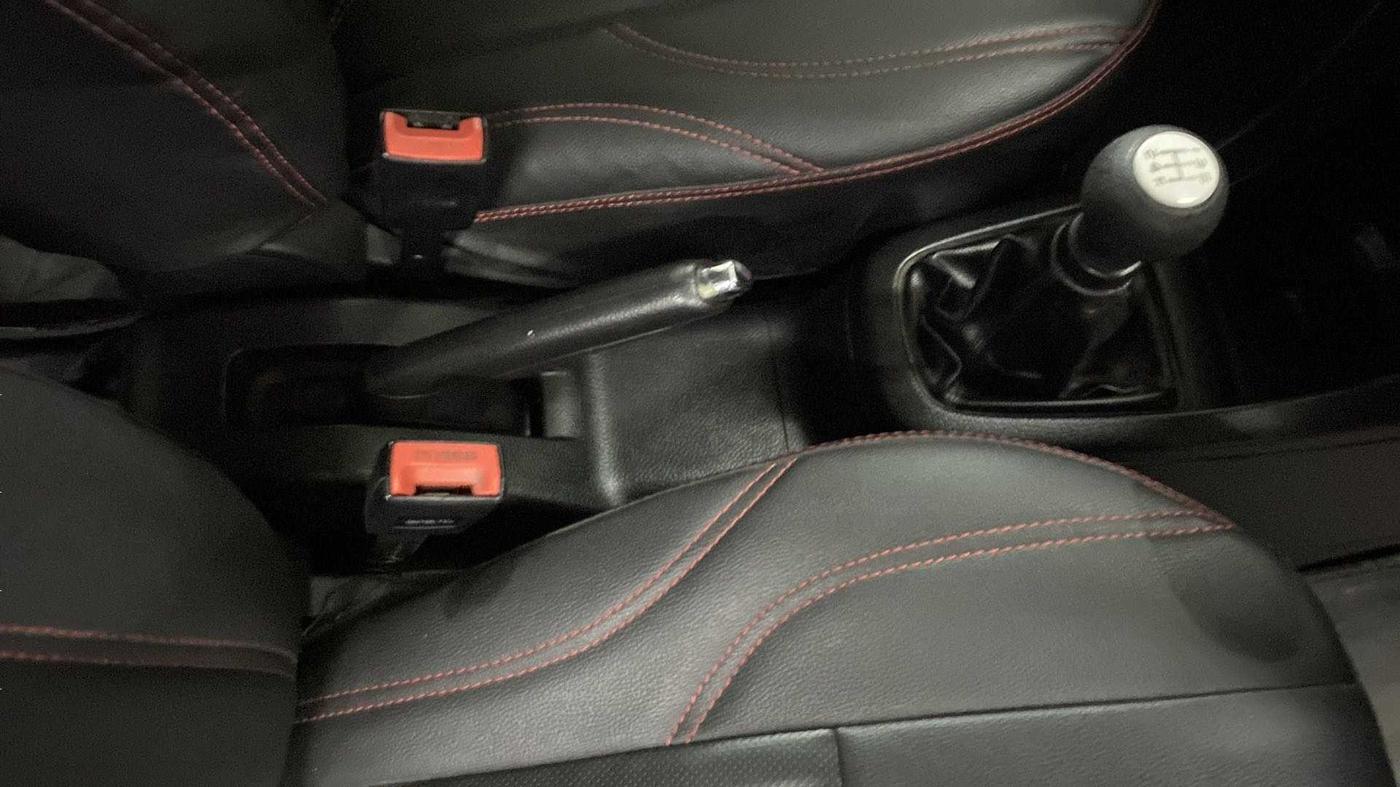 2012 Maruti Swift VXI, Petrol, Manual, 99,553 km, Gear Lever