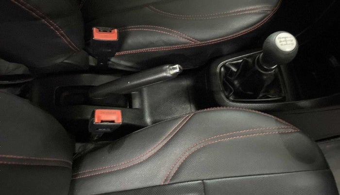2012 Maruti Swift VXI, Petrol, Manual, 99,553 km, Gear Lever