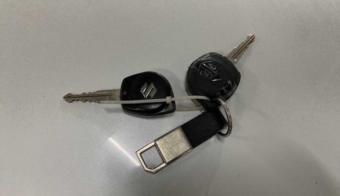 2012 Maruti Swift VXI, Petrol, Manual, 99,553 km, Lock system - Dork lock functional only from remote key