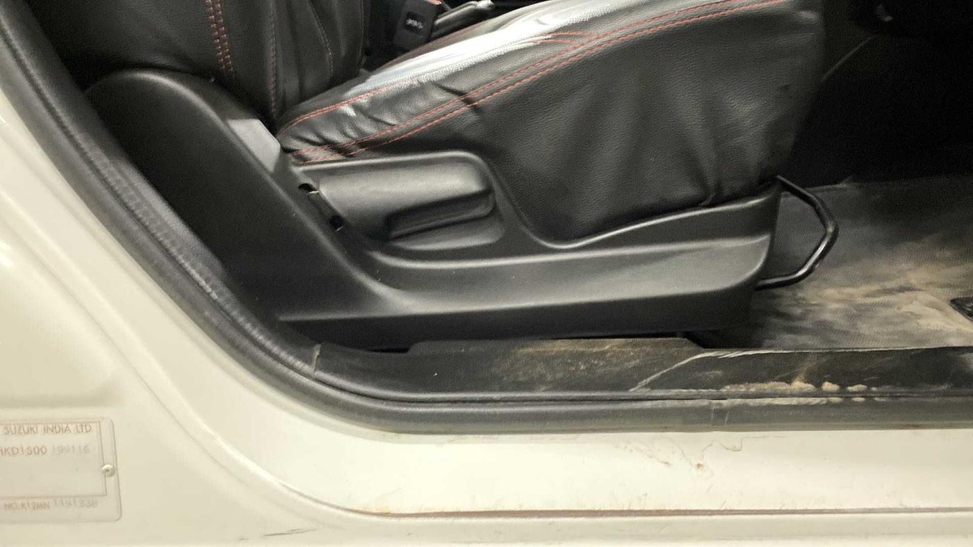 2012 Maruti Swift VXI, Petrol, Manual, 99,553 km, Driver Side Adjustment Panel