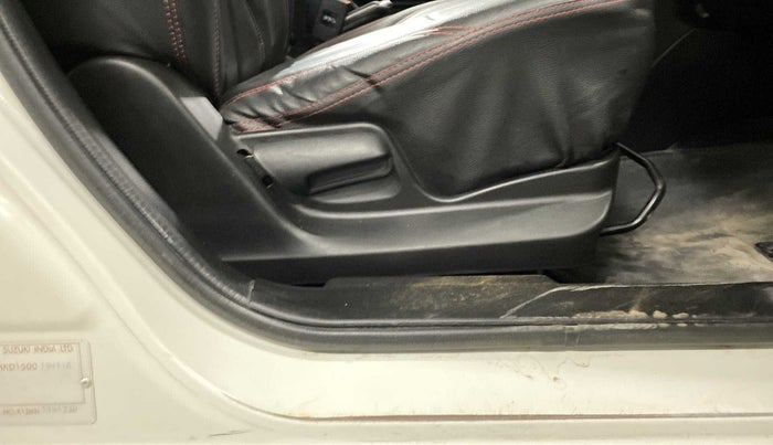 2012 Maruti Swift VXI, Petrol, Manual, 99,553 km, Driver Side Adjustment Panel