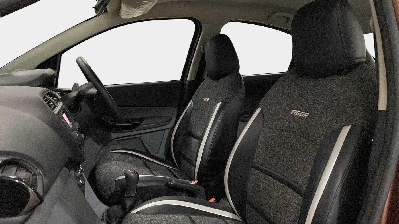 2018 Tata TIGOR XT PETROL, Petrol, Manual, 54,479 km, Right Side Front Door Cabin