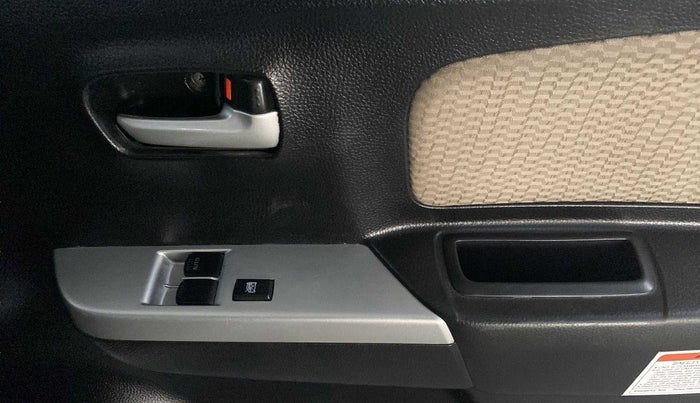 2017 Maruti Wagon R 1.0 LXI CNG, CNG, Manual, 61,093 km, Driver Side Door Panels Control