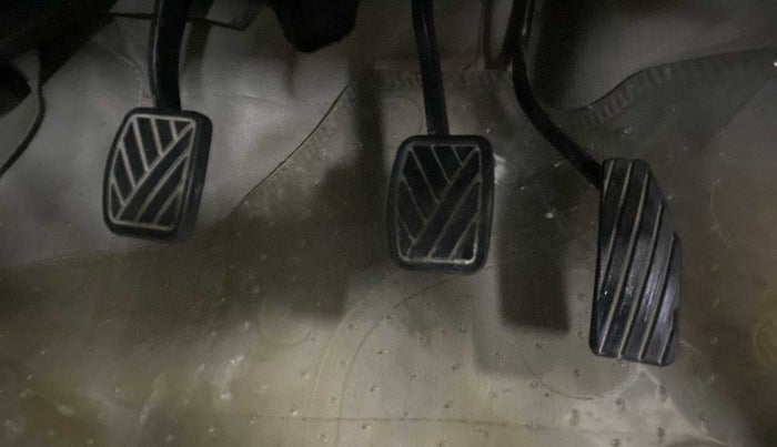 2017 Maruti Wagon R 1.0 LXI CNG, CNG, Manual, 61,093 km, Pedals