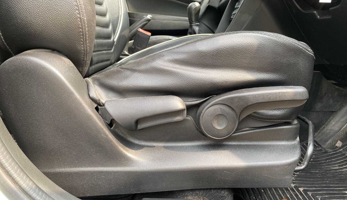2018 Maruti Vitara Brezza ZDI, Diesel, Manual, 94,565 km, Driver Side Adjustment Panel