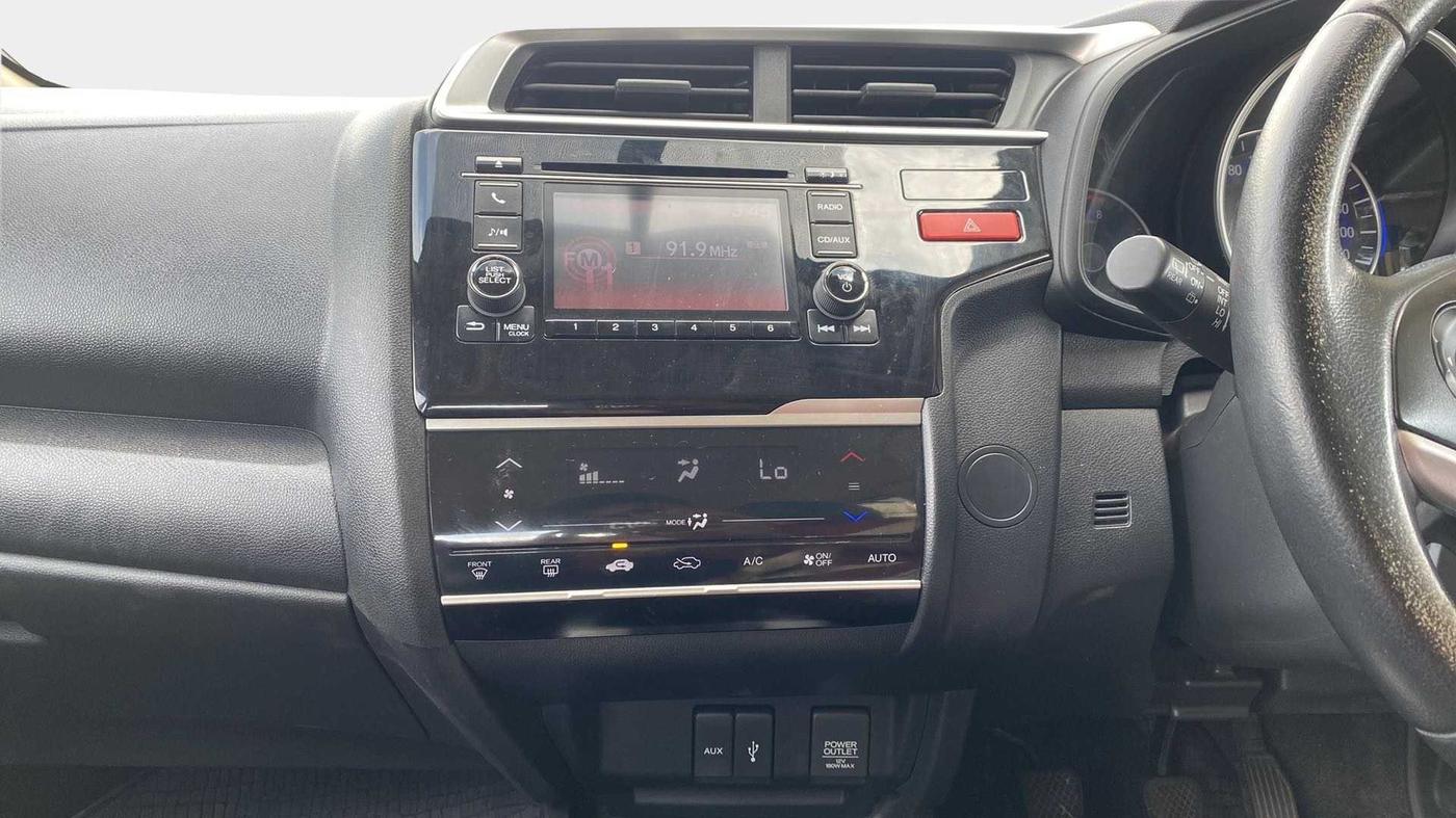 2015 Honda Jazz 1.2L I-VTEC V, Petrol, Manual, 27,838 km, Air Conditioner