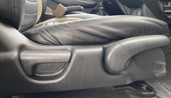 2015 Honda Jazz 1.2L I-VTEC V, Petrol, Manual, 27,838 km, Driver Side Adjustment Panel