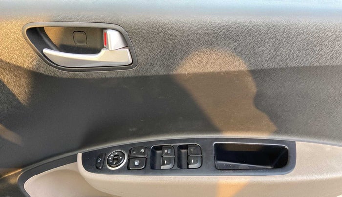 2018 Hyundai Grand i10 SPORTZ (O) 1.2 KAPPA VTVT, Petrol, Manual, 56,487 km, Driver Side Door Panels Control