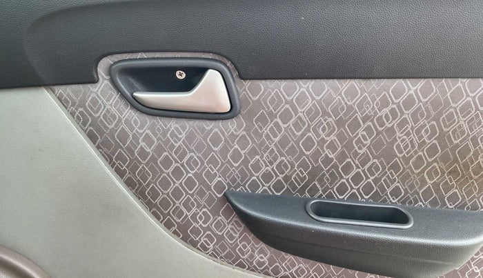 2016 Maruti Alto 800 LXI, Petrol, Manual, 27,344 km, Driver Side Door Panels Control