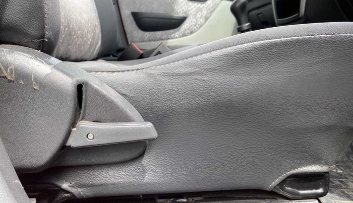 2016 Maruti Alto 800 LXI, Petrol, Manual, 27,344 km, Driver Side Adjustment Panel
