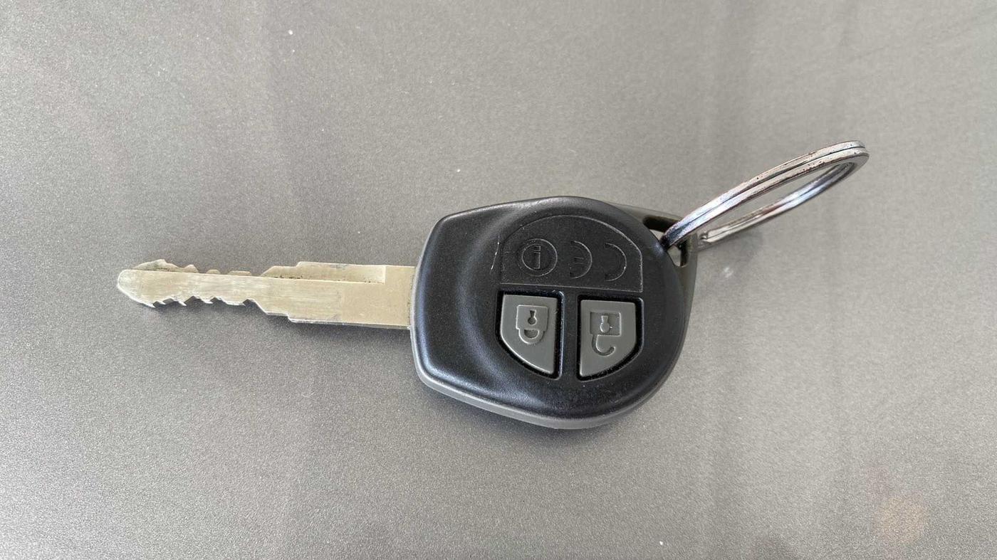 2022 Maruti Dzire VXI, Petrol, Manual, 17,639 km, Key Close Up